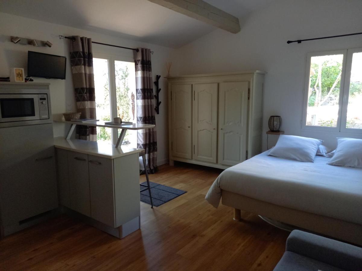 GITE AVEC JACUZZI au cœur de Provence Côte d'Azur Saint-Antonin-du-Var Exterior foto