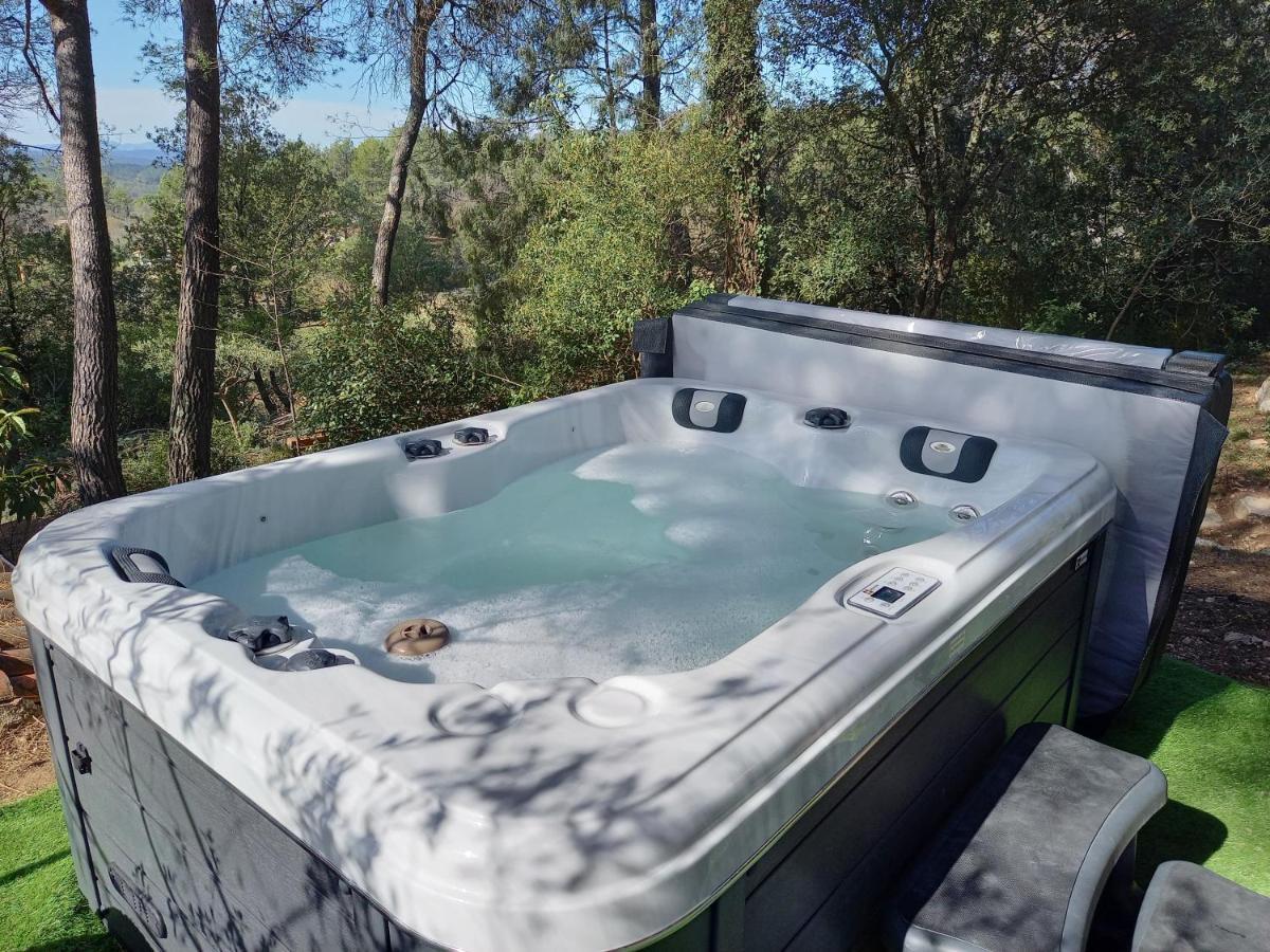 GITE AVEC JACUZZI au cœur de Provence Côte d'Azur Saint-Antonin-du-Var Exterior foto