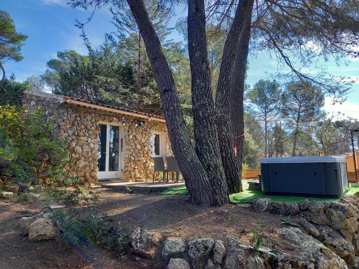 GITE AVEC JACUZZI au cœur de Provence Côte d'Azur Saint-Antonin-du-Var Exterior foto